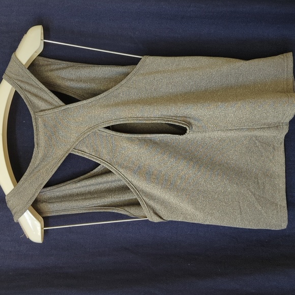 Work out sleeve less top - Picture 3 of 4